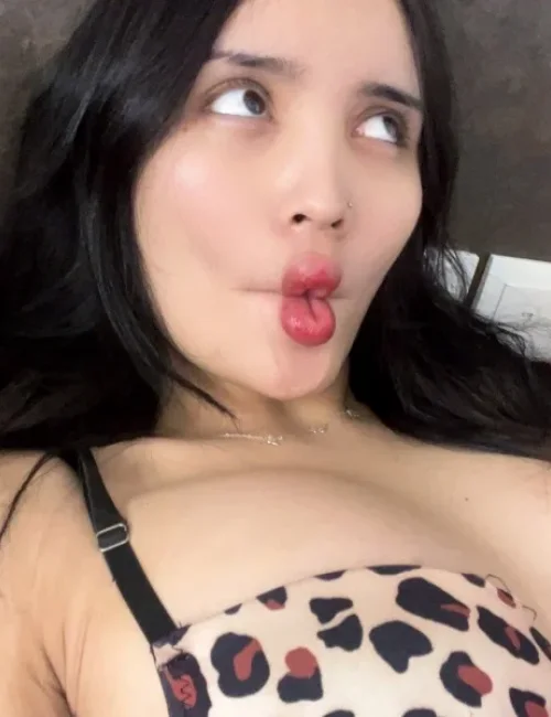 Angelina photo 6, asian, average, black hair, 163 cm, 55 kg, Medium bust, Hong Kong