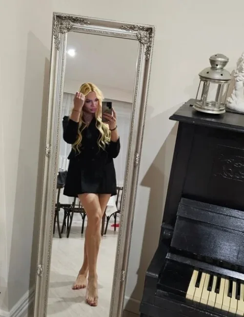Ariana photo 5, latino, average, blonde hair, 183 cm, 70 kg, Medium bust, Hong Kong