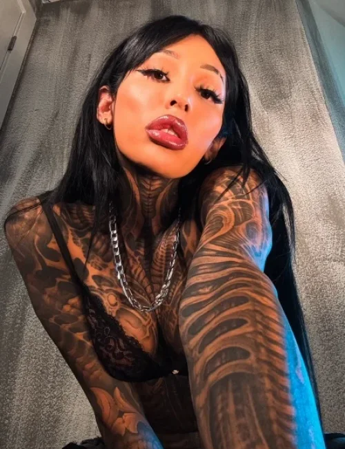 Bernadette photo 5, latino, average, black hair, 170 cm, 65 kg, Small bust, Hong Kong