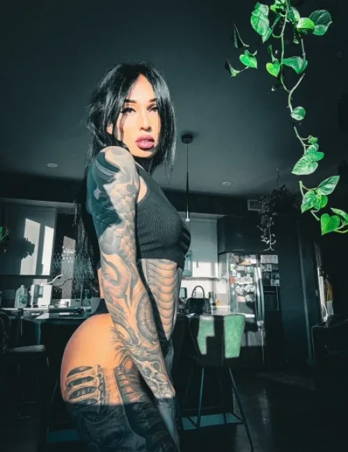 Bernadette photo 6, latino, average, black hair, 170 cm, 65 kg, Small bust, Hong Kong