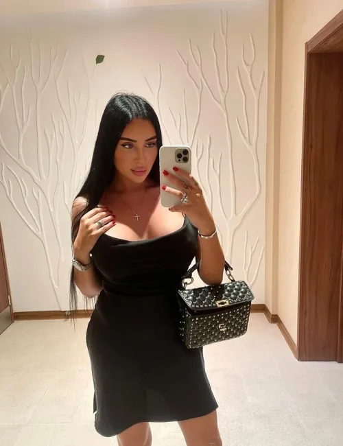 Darina photo 12, slavic, average, black hair, 180 cm, 70 kg, Large bust, Hong Kong