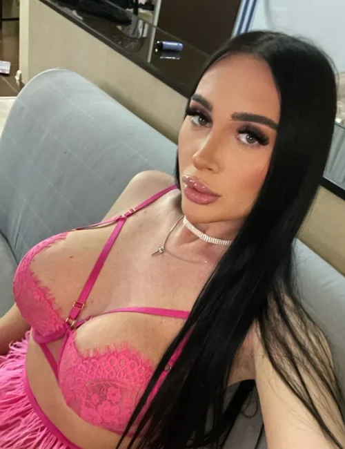 Darina photo 16, slavic, average, black hair, 180 cm, 70 kg, Large bust, Hong Kong