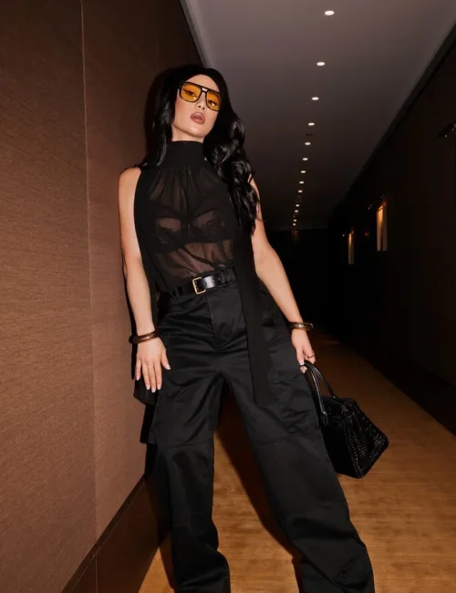 Karina photo 3, slavic, slim, black hair, 163 cm, 48 kg, Medium bust, Hong Kong