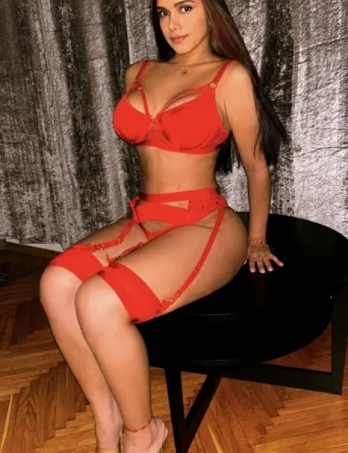 Pamela photo 13, latino, athletic, black hair, 170 cm, 72 kg, Large bust, Hong Kong