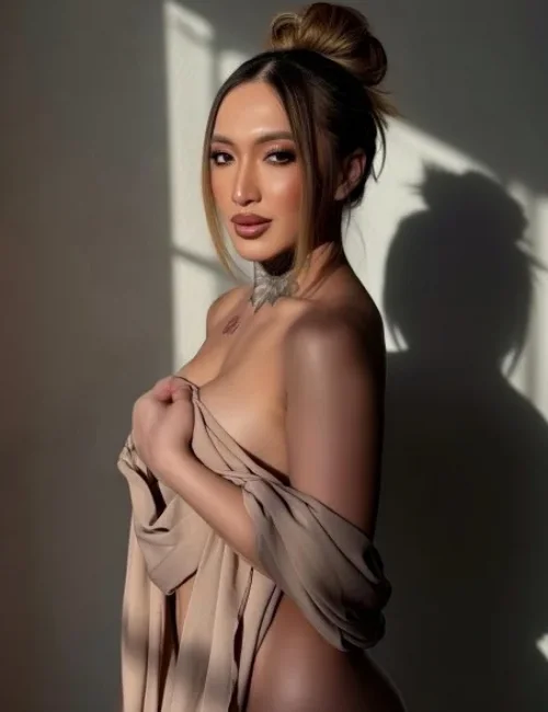 Pilar photo 48, asian, average, auburn hair, 167 cm, 56 kg, Medium bust, Hong Kong