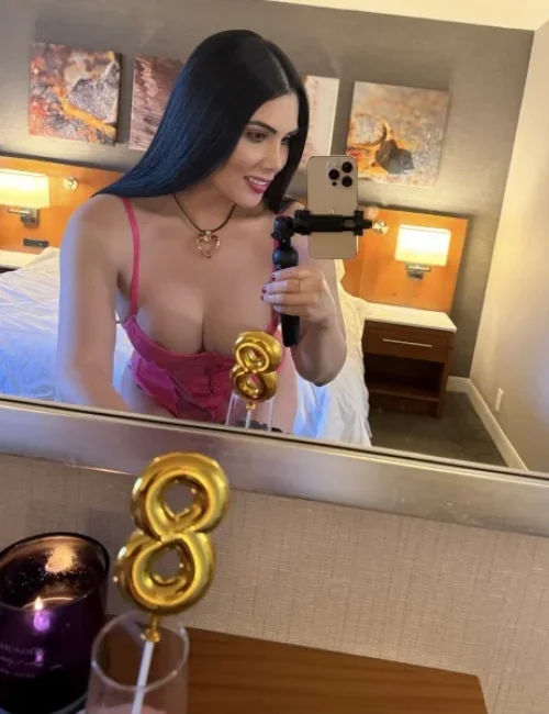 Zarah photo 2, slavic, athletic, black hair, 167 cm, 68 kg, Large bust, Hong Kong