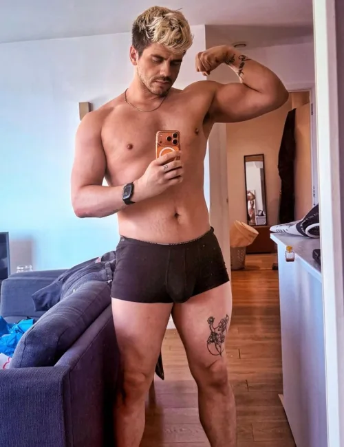 Alberto photo 3, slavic, curvy, blonde hair, 185 cm, 90 kg, Hong Kong