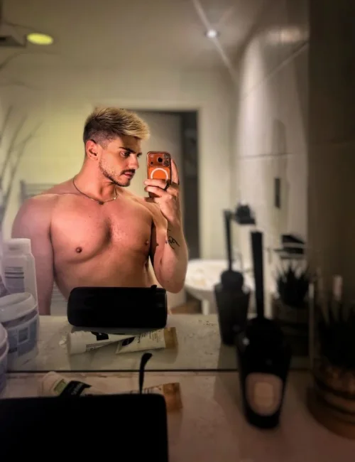 Alberto photo 9, slavic, curvy, blonde hair, 185 cm, 90 kg, Hong Kong