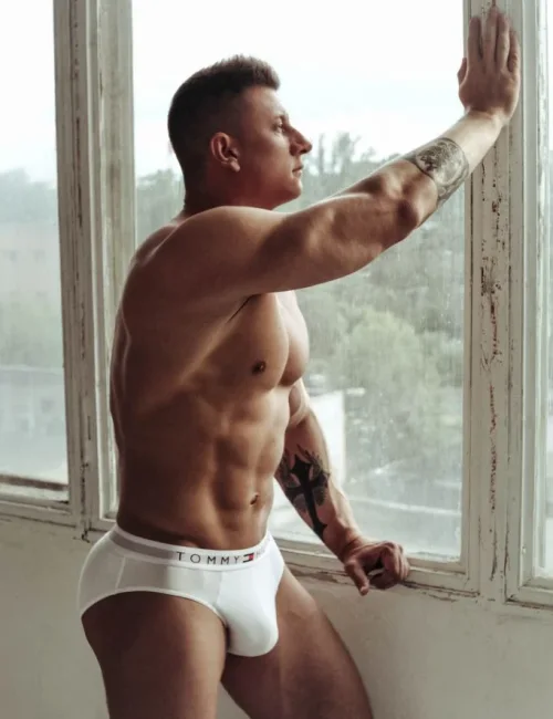 Alessandro photo 1, slavic, curvy, brunette, 188 cm, 98 kg, Hong Kong