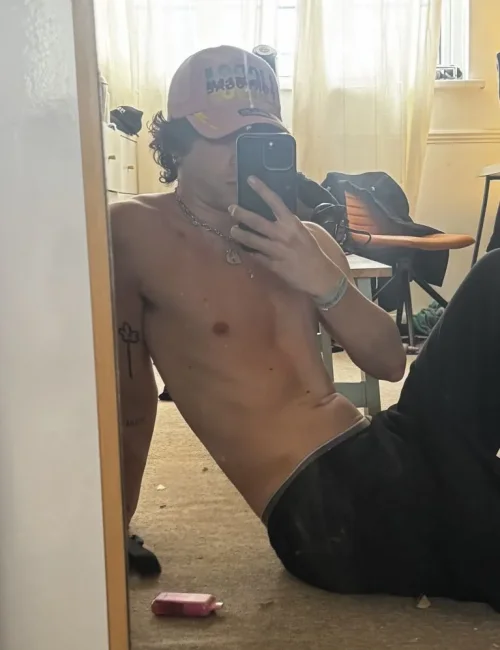 Ambrose photo 3, european, average, brunette, 178 cm, 61 kg, Hong Kong