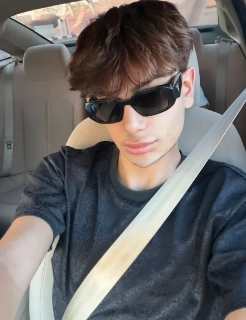 Arthur photo 6, latino, average, brunette, 180 cm, 63 kg, Hong Kong