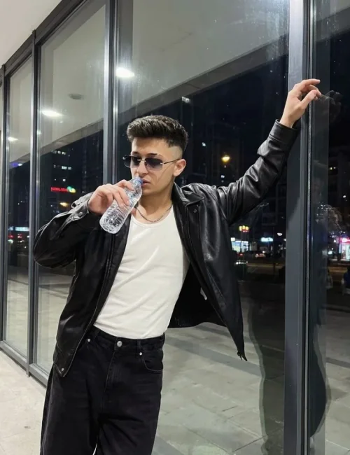 Franklin photo 6, latino, average, black hair, 180 cm, 65 kg, Hong Kong