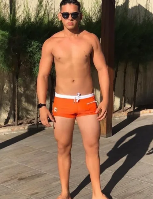 Harold photo 12, latino, curvy, black hair, 180 cm, 81 kg, Hong Kong