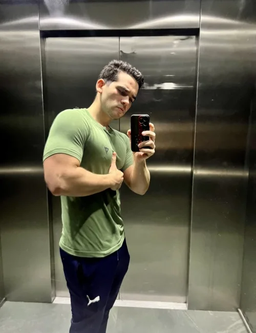Harold photo 17, latino, curvy, black hair, 180 cm, 81 kg, Hong Kong