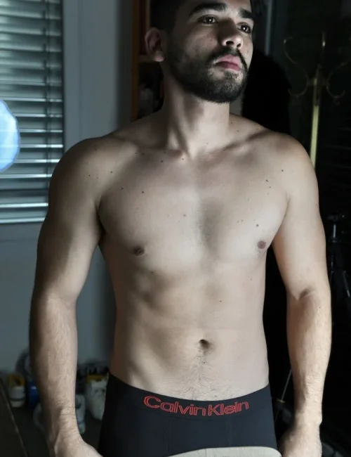Harold photo 2, latino, curvy, black hair, 180 cm, 81 kg, Hong Kong