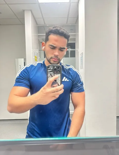 Harold photo 23, latino, curvy, black hair, 180 cm, 81 kg, Hong Kong