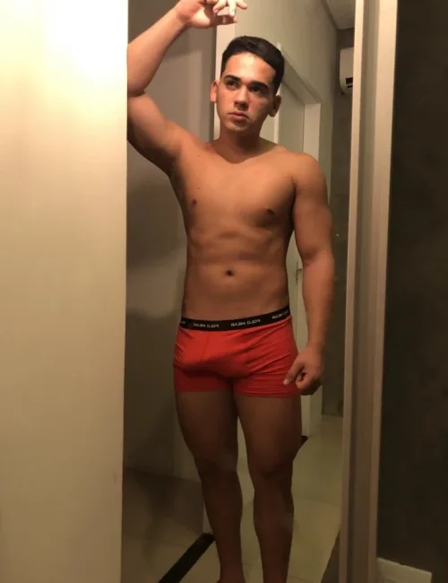 Harold photo 28, latino, curvy, black hair, 180 cm, 81 kg, Hong Kong