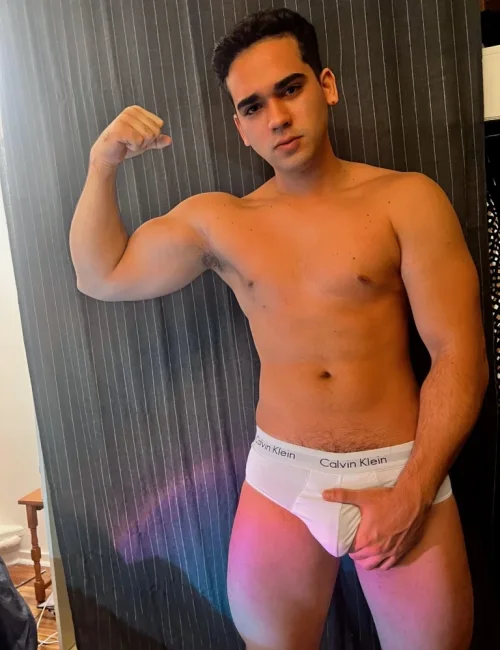 Harold photo 29, latino, curvy, black hair, 180 cm, 81 kg, Hong Kong