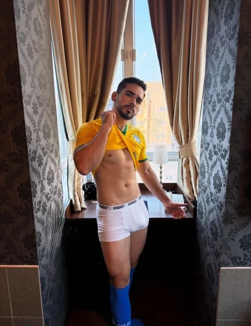 Harold photo 7, latino, curvy, black hair, 180 cm, 81 kg, Hong Kong