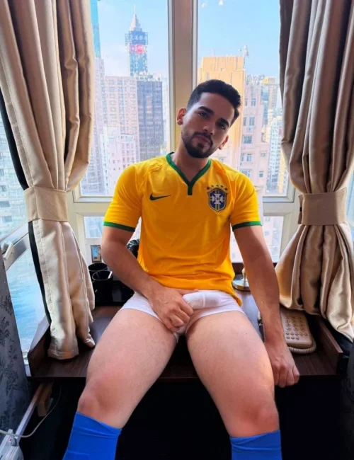 Harold photo 9, latino, curvy, black hair, 180 cm, 81 kg, Hong Kong