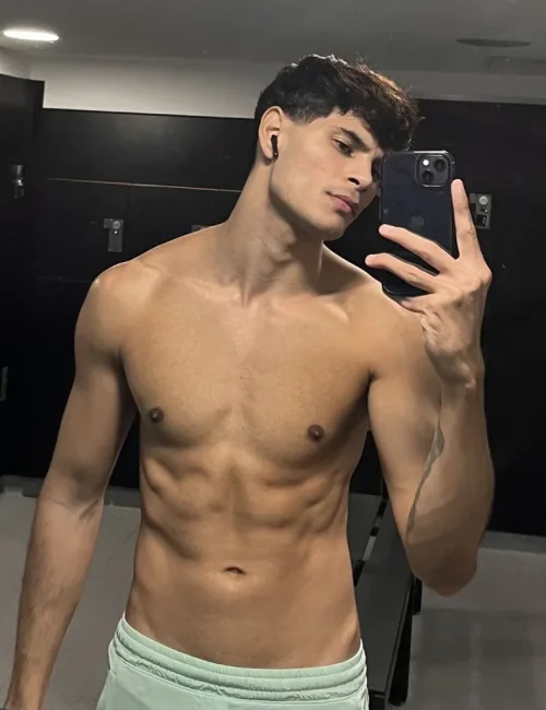 Patrick photo 4, latino, average, brunette, 175 cm, 65 kg, Hong Kong