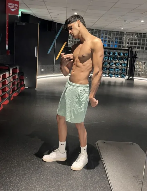 Patrick photo 5, latino, average, brunette, 175 cm, 65 kg, Hong Kong