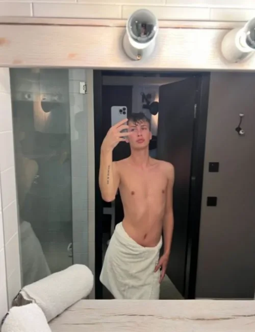 Paul photo 7, european, slim, blonde hair, 188 cm, 58 kg, Hong Kong