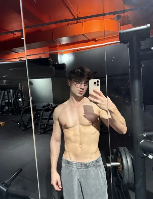 Tom photo 2, slavic, average, brunette, 170 cm, 65 kg, Hong Kong