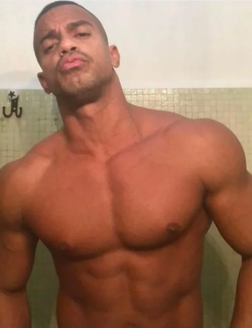 Tony photo 11, latino, curvy, black hair, 178 cm, 83 kg, Hong Kong
