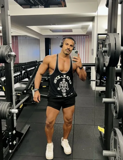 Tony photo 5, latino, curvy, black hair, 178 cm, 83 kg, Hong Kong