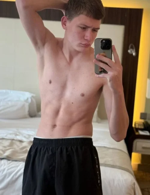Tyler photo 8, latino, average, brunette, 185 cm, 68 kg, Hong Kong