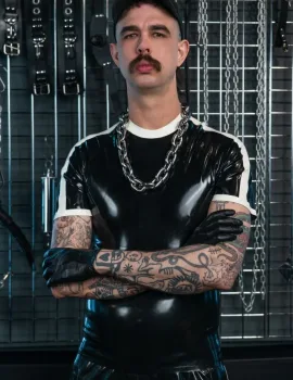 Upton photo 1, slavic, average, brunette, 188 cm, 77 kg, Hong Kong