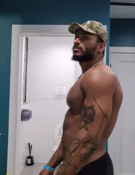 Vance photo 1, slavic, curvy, black hair, 188 cm, 100 kg, Hong Kong