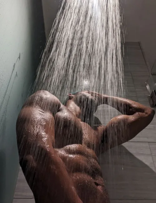 Vance photo 10, slavic, curvy, black hair, 188 cm, 100 kg, Hong Kong