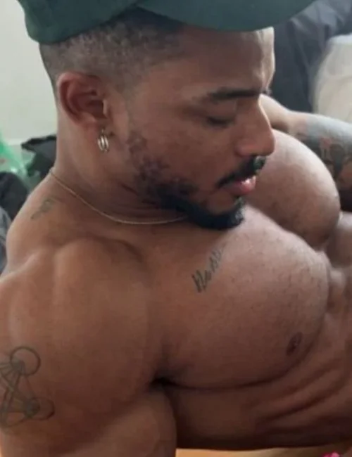 Vance photo 9, slavic, curvy, black hair, 188 cm, 100 kg, Hong Kong