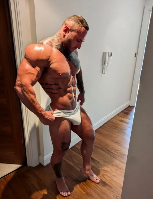 Vaughn photo 10, latino, curvy, brunette, 173 cm, 100 kg, Hong Kong