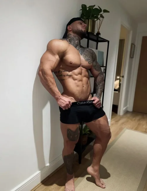 Vaughn photo 21, latino, curvy, brunette, 173 cm, 100 kg, Hong Kong