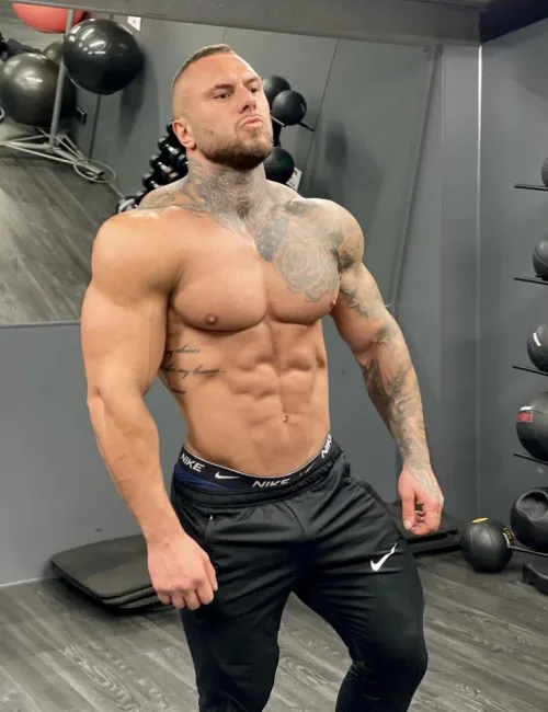 Vaughn photo 25, latino, curvy, brunette, 173 cm, 100 kg, Hong Kong