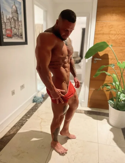 Vaughn photo 28, latino, curvy, brunette, 173 cm, 100 kg, Hong Kong