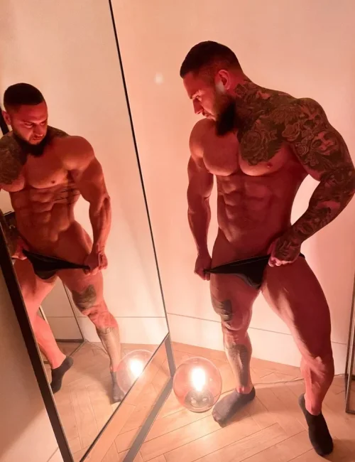 Vaughn photo 29, latino, curvy, brunette, 173 cm, 100 kg, Hong Kong