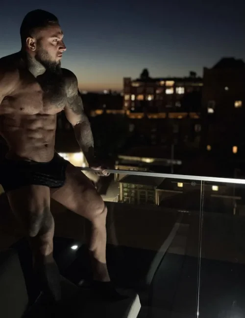 Vaughn photo 30, latino, curvy, brunette, 173 cm, 100 kg, Hong Kong