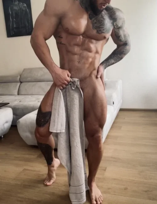Vaughn photo 36, latino, curvy, brunette, 173 cm, 100 kg, Hong Kong