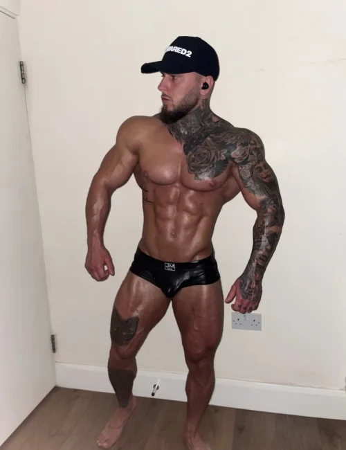 Vaughn photo 37, latino, curvy, brunette, 173 cm, 100 kg, Hong Kong