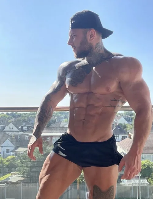 Vaughn photo 5, latino, curvy, brunette, 173 cm, 100 kg, Hong Kong