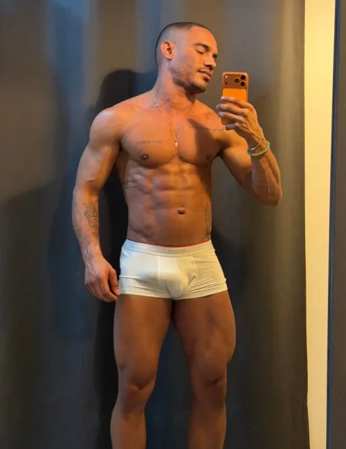 Vidal photo 15, latino, athletic, black hair, 175 cm, 74 kg, Hong Kong