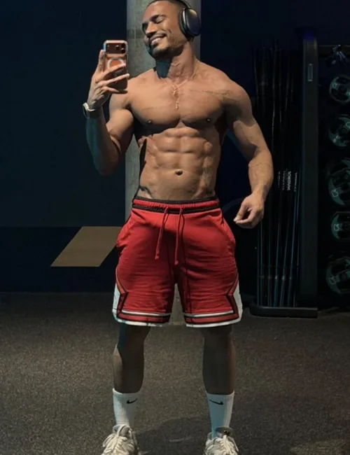 Vidal photo 19, latino, athletic, black hair, 175 cm, 74 kg, Hong Kong