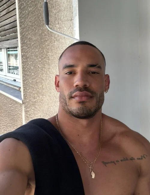 Vidal photo 22, latino, athletic, black hair, 175 cm, 74 kg, Hong Kong