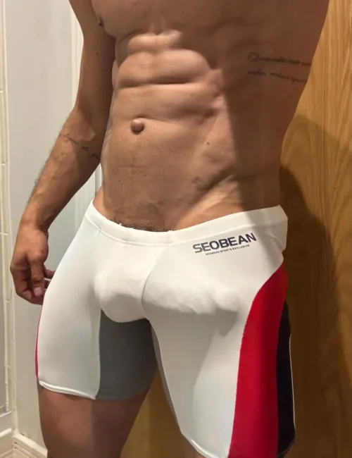 Vidal photo 23, latino, athletic, black hair, 175 cm, 74 kg, Hong Kong