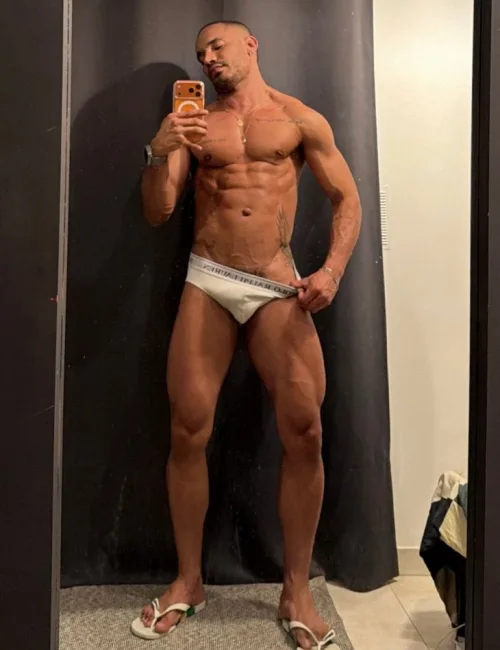 Vidal photo 33, latino, athletic, black hair, 175 cm, 74 kg, Hong Kong