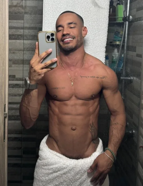 Vidal photo 4, latino, athletic, black hair, 175 cm, 74 kg, Hong Kong